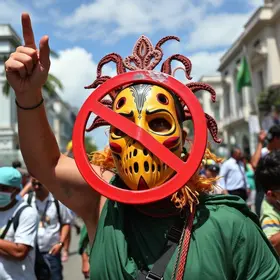 proibição de máscara no carnaval