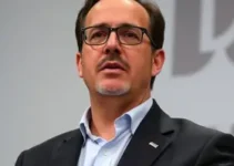 Eduardo Moura comenta renúncia de João Campos