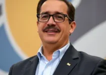 João Campos renuncia à prefeitura do Recife