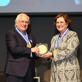 Medalha de Mérito Olegária Mariano